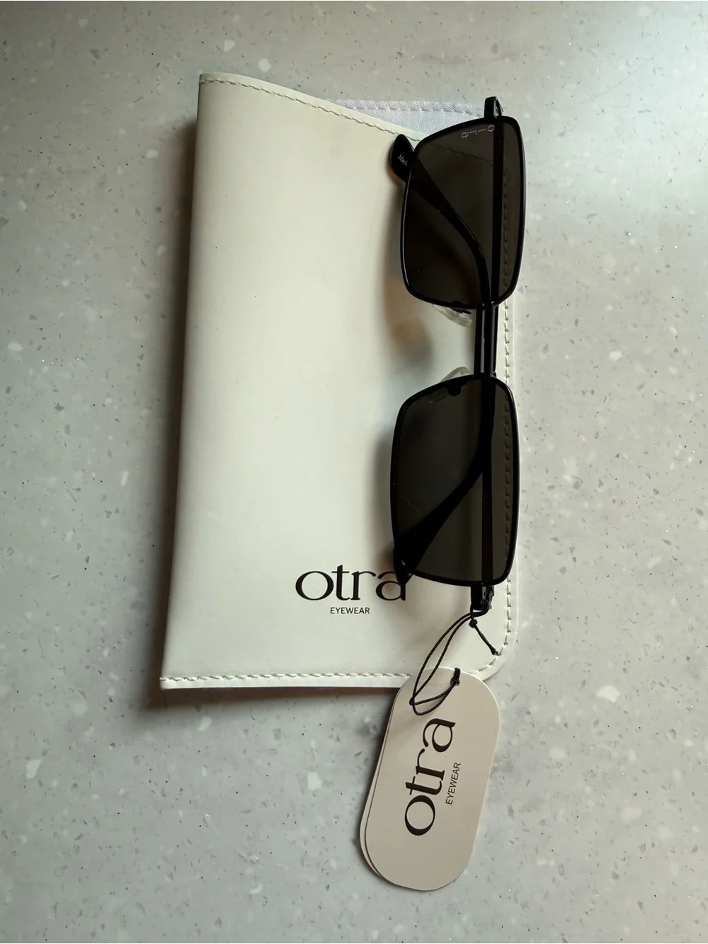 Otra sleek design